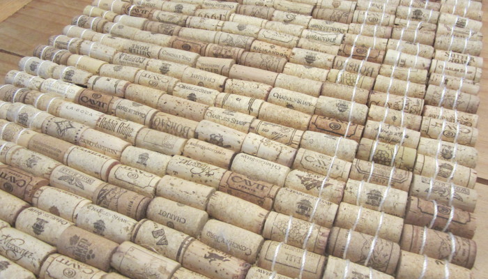 Wine cork mat, half sewn