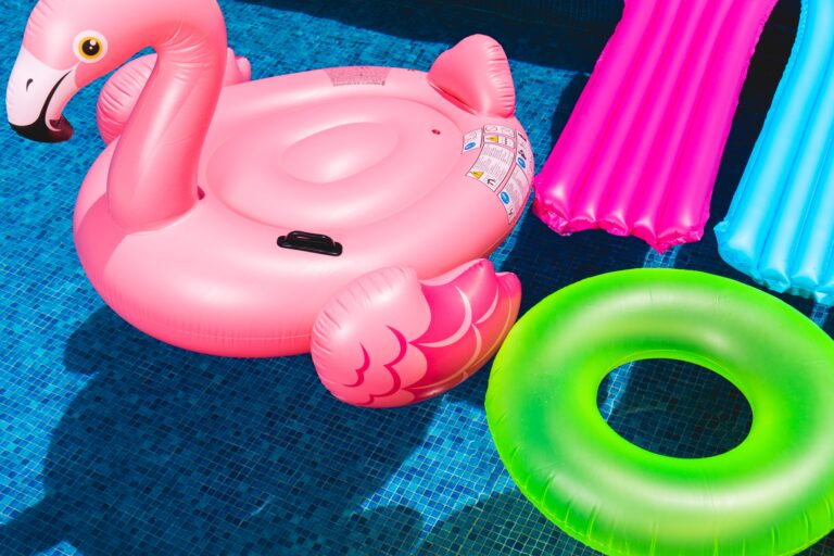 Inflatable pool toys - photo by Toni Cuenca, Unsplash